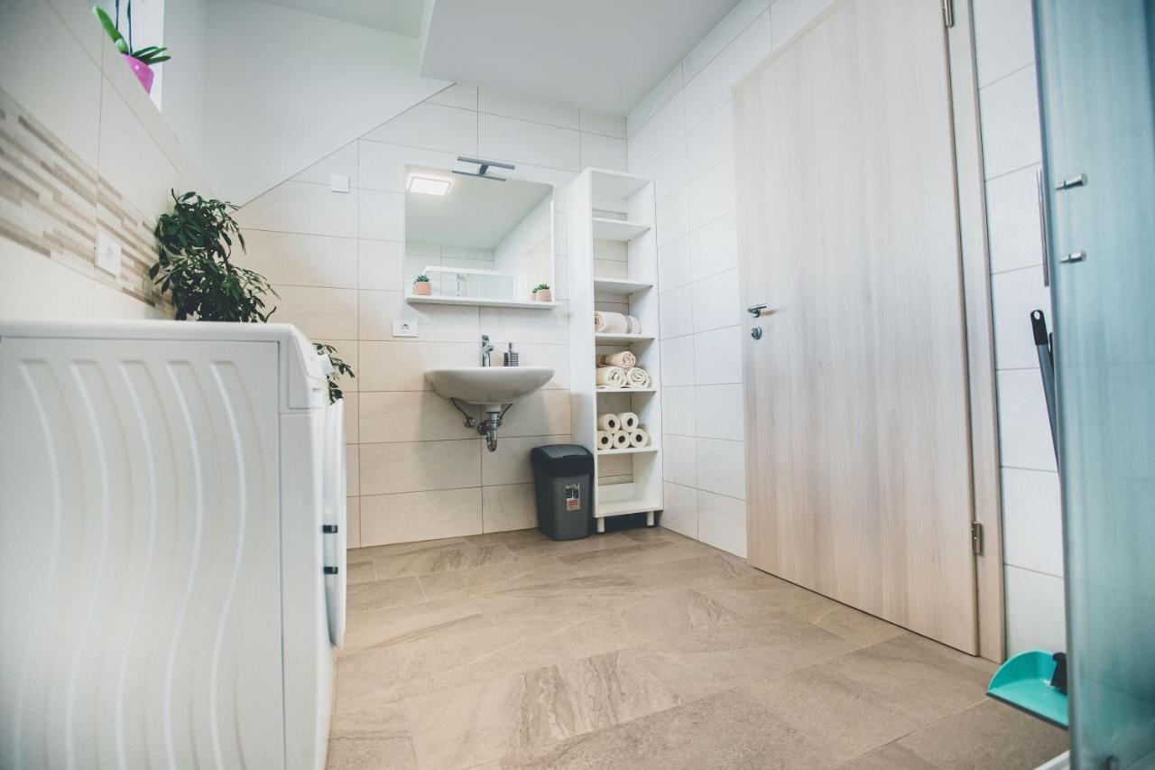 Apartma Pri Bostjanu Шкофья-Лока Экстерьер фото